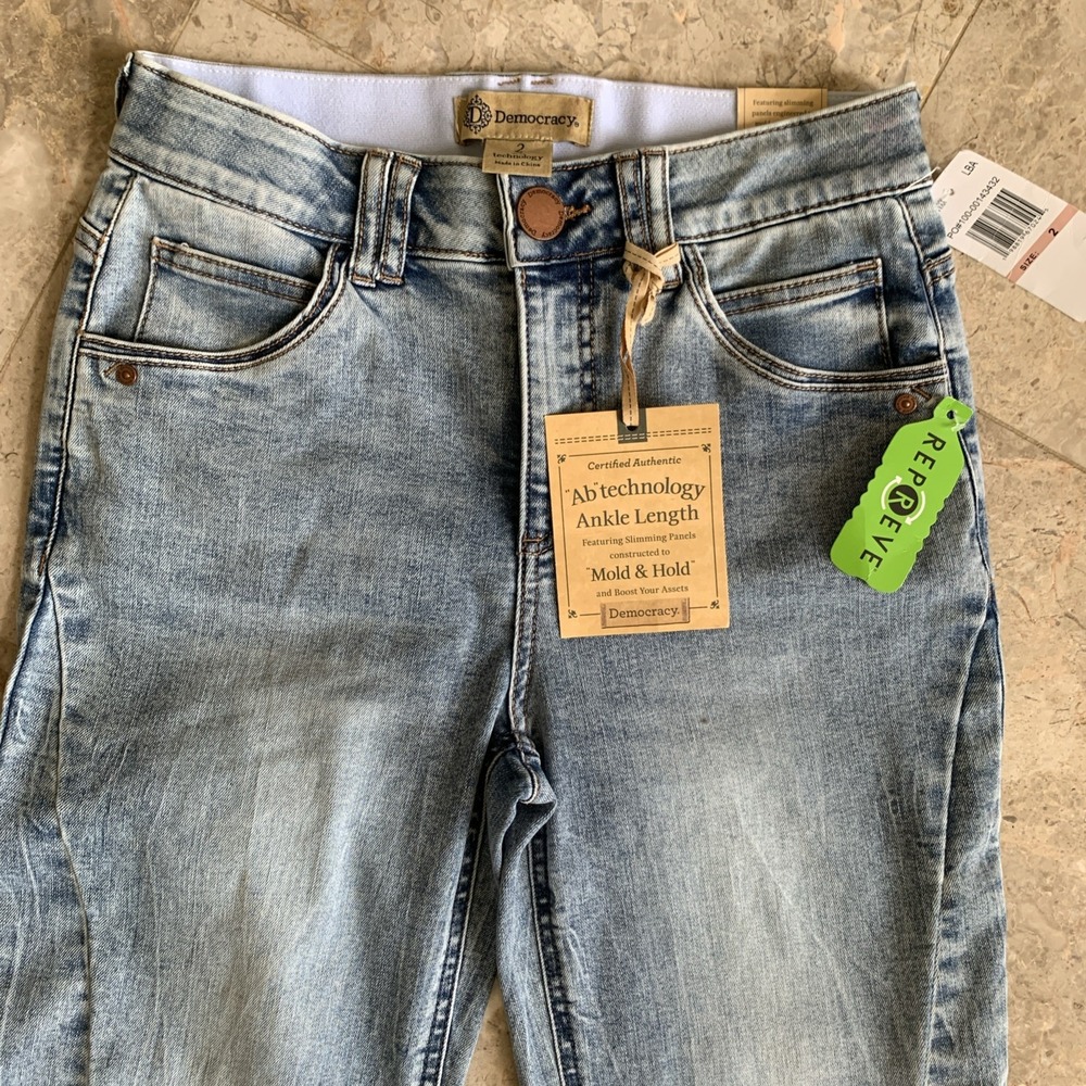 Democracy Ab Technology Ankle Length Booty Lift Mold & Hold Jeans Blue Sz 2 NWT